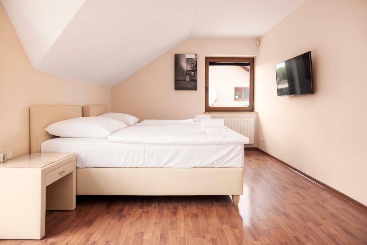Fotel Tychy Exterior foto